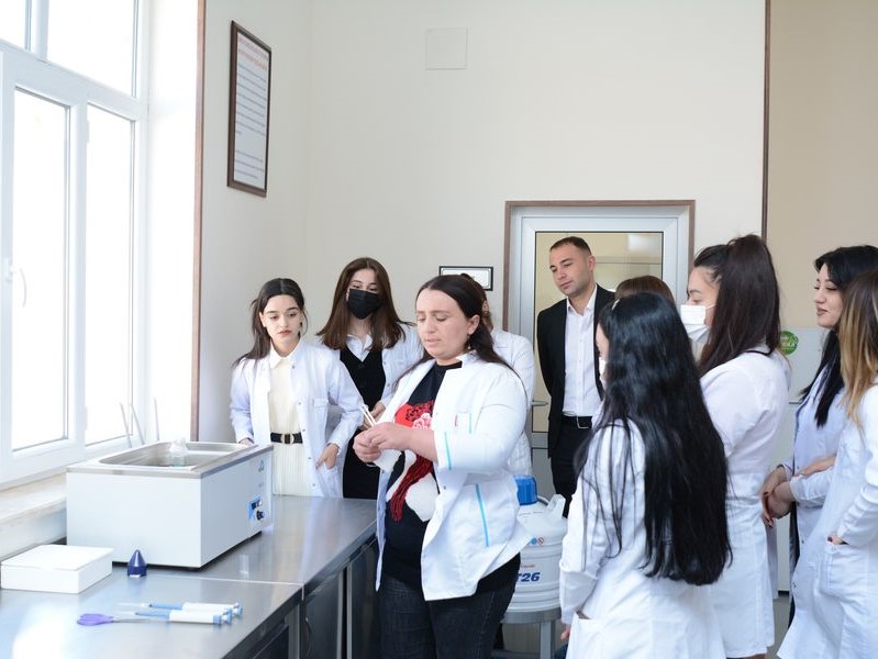 Students from Nakhchivan State University Visit the Artificial Insemination Center.